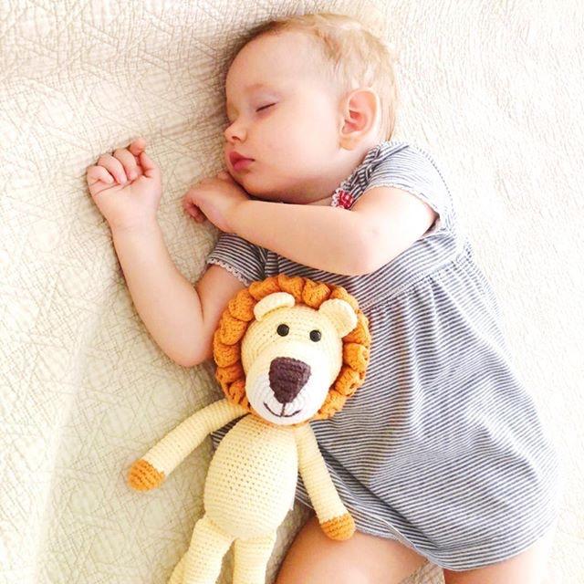 bebemoss.com toy Leo the lion handmade by moms  gifts with purpose