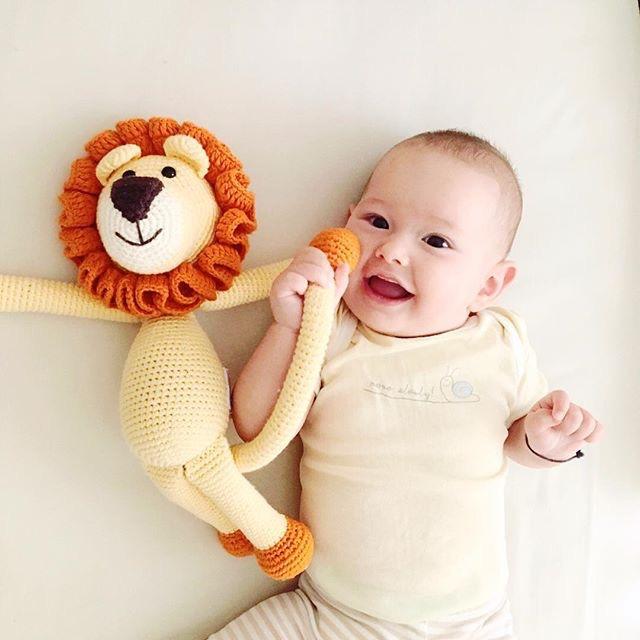 bebemoss.com toy Leo the lion handmade by moms  gifts with purpose